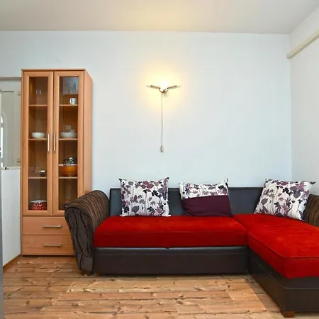 Apartment Cozy With Shared Pool *