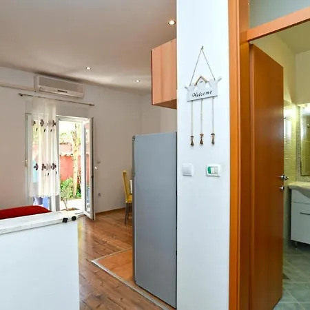 Apartment Cozy With Shared Pool *