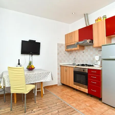 Apartment Cozy With Shared Pool Valbandon