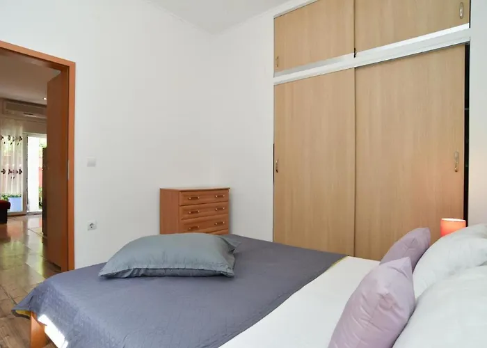 Cozy With Shared Pool