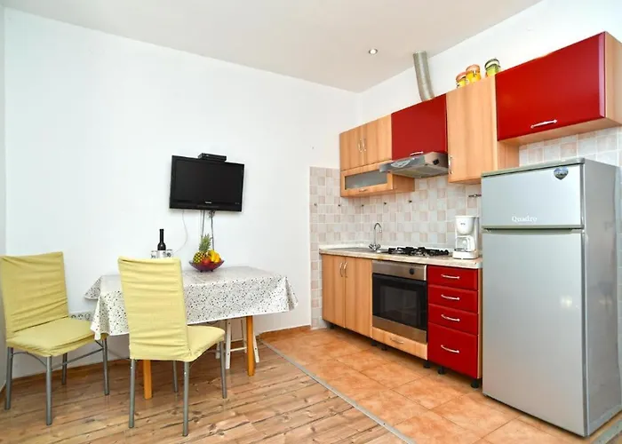 Appartement Cozy With Shared Pool Valbandon