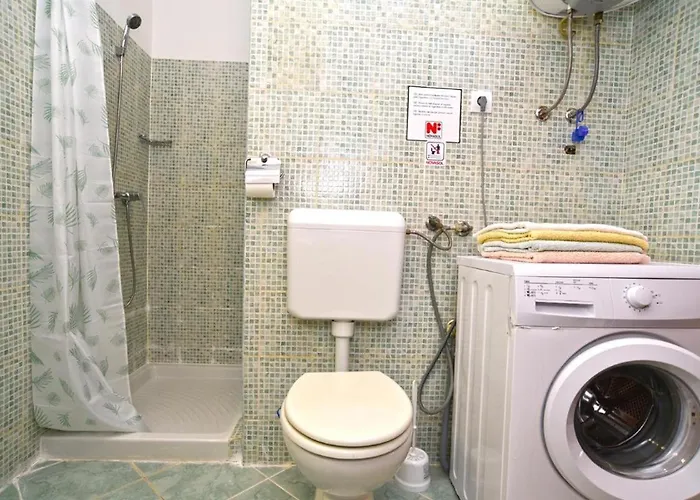 Cozy With Shared Pool Appartement