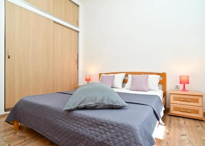 Cozy With Shared Pool Appartement Valbandon